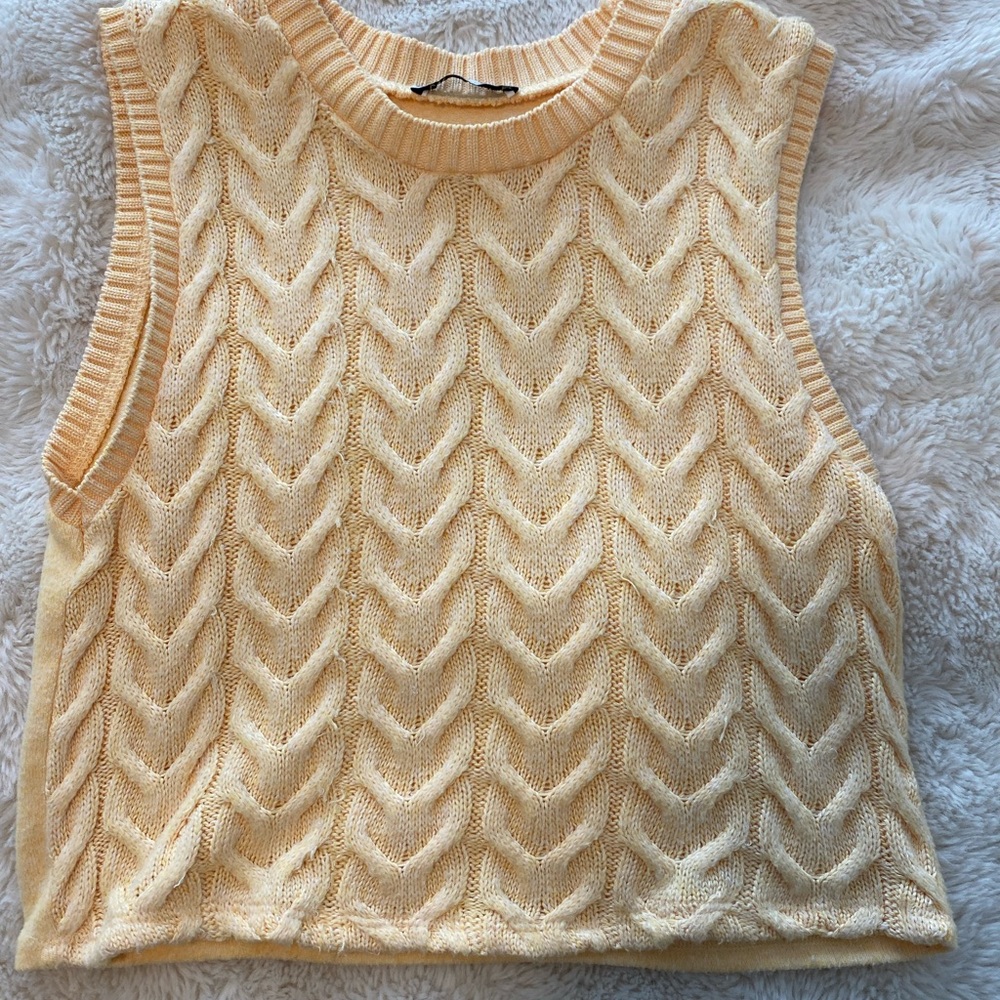 Zara Yellow cable knit sweater vest